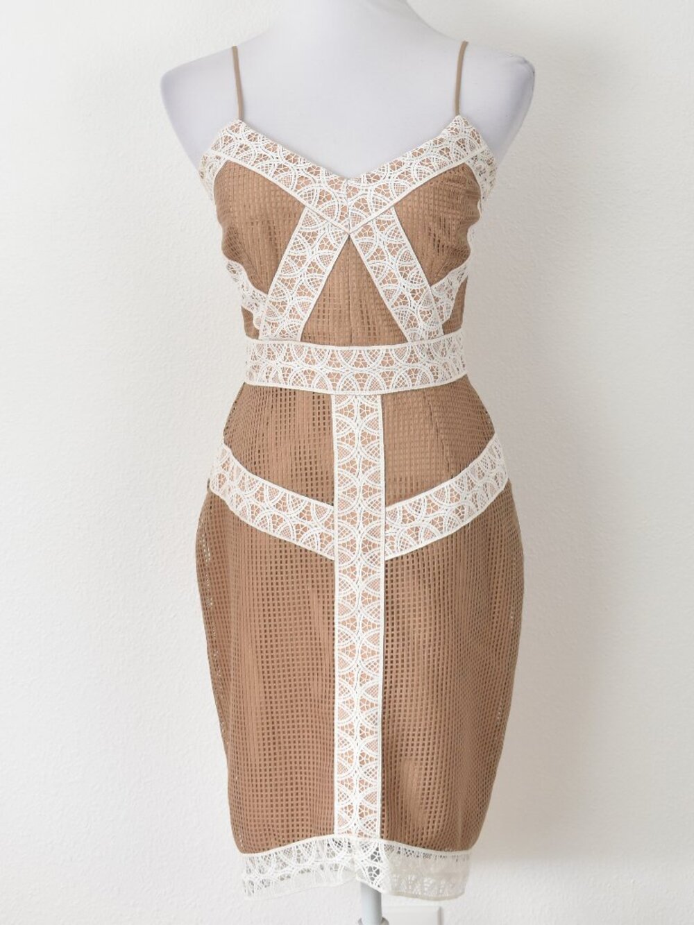 Adelyn Rae Laura Sheath Lace Colorblock Dress - S - Picture 2 of 10